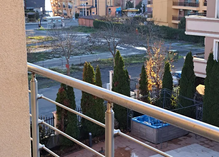 студио дарис * 네세부르